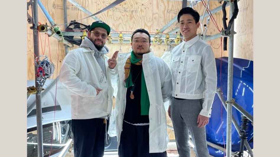 JapanGov's tweet photo. In a twist on fast fashion, #Tottori’s Nishikawa Shokai Co., Ltd. &amp; designer KAWANISHI Ryohei are upcycling car 🚗 airbags into clothing. Their jackets &amp; pants made of durable nylon are getting attention as #sustainable fashion.
https://t.co/A3dxhwH8Kq
#GlobalGoals https://t.co/jk0yFuzHN2