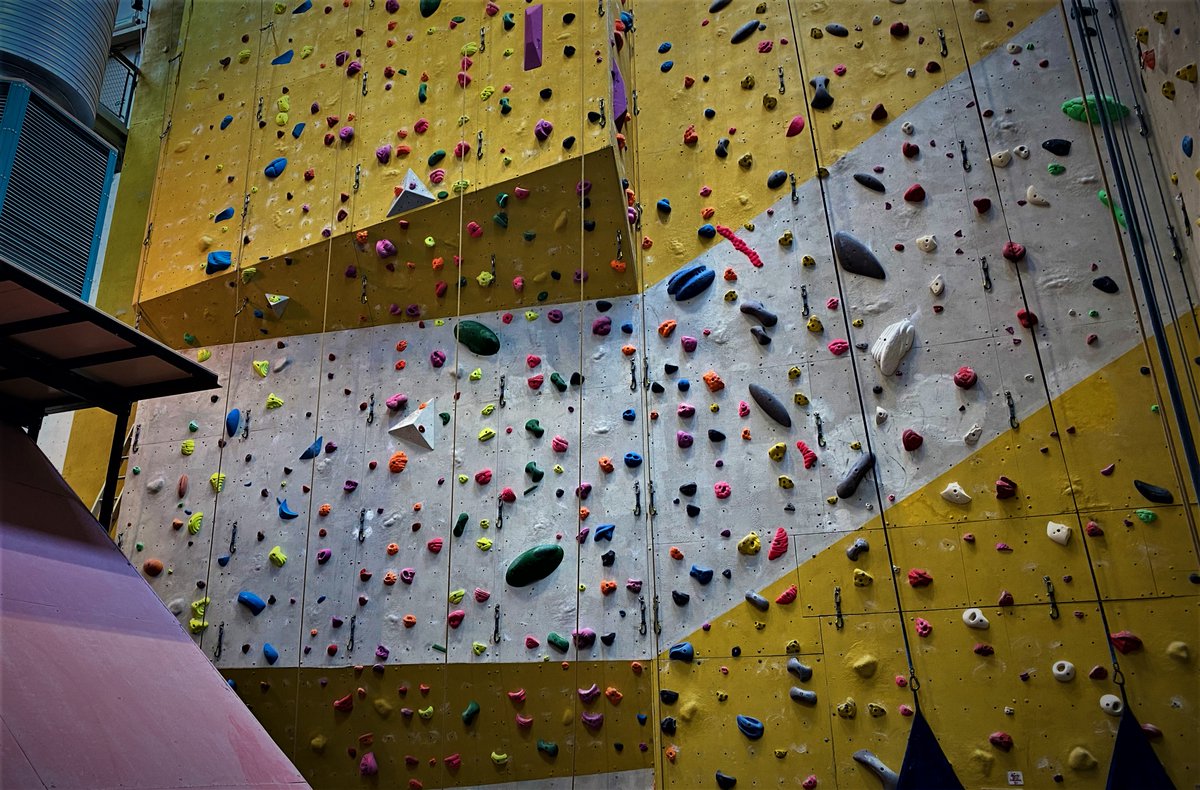 TheLockClimbing's tweet photo. We have two last-minute spaces on our Adult give it a go session this evening. 7.00pm-8.30pm. Just £20 pp. Book online now!  #giveitago #eveningactivity #fitness #trysomethingnew #getactive
https://t.co/8yHQLvBhYJ https://t.co/meOa1vQm7Z