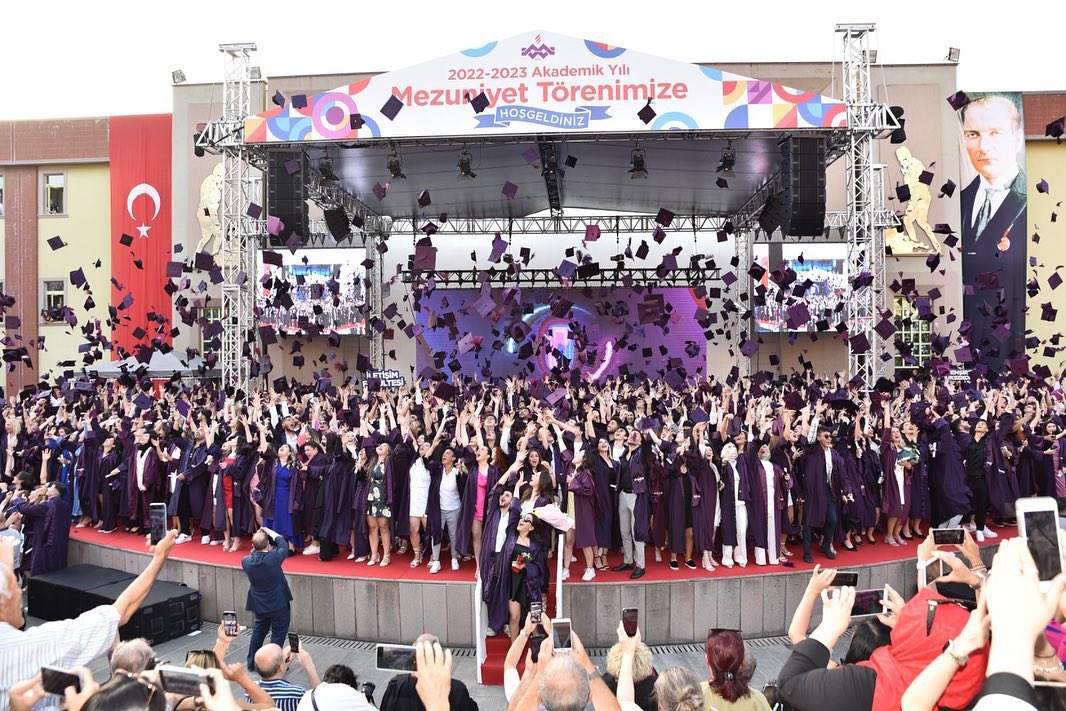 maummder's tweet photo. 2022-2023 Akademik Yılı Ön Lisans ve Lisans mezunu arkadaşlarımızı uğurladık. Mezun olan arkadaşlarımızı tebrik eder, iş hayatında başarılar dileriz. 👏🏻

#MauMezuniyet
#MAUMMDER
#MauKonseyi
#MaltepeÜniversitesi https://t.co/In5AjKk6nw