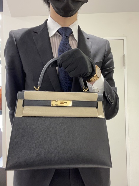 grare_ginza's tweet photo. ケリーの中では一番標準的なサイズで歴史深いです🥰 カラーに関しましても、黒でどんなコーディネートでも合わせやすいです👍
#Hermes #kelly25 #kelly #エルメス #エルメスバッグ #ケリー #ケリー黒 #銀座 #高価買取 https://t.co/dPub6X2Zuc