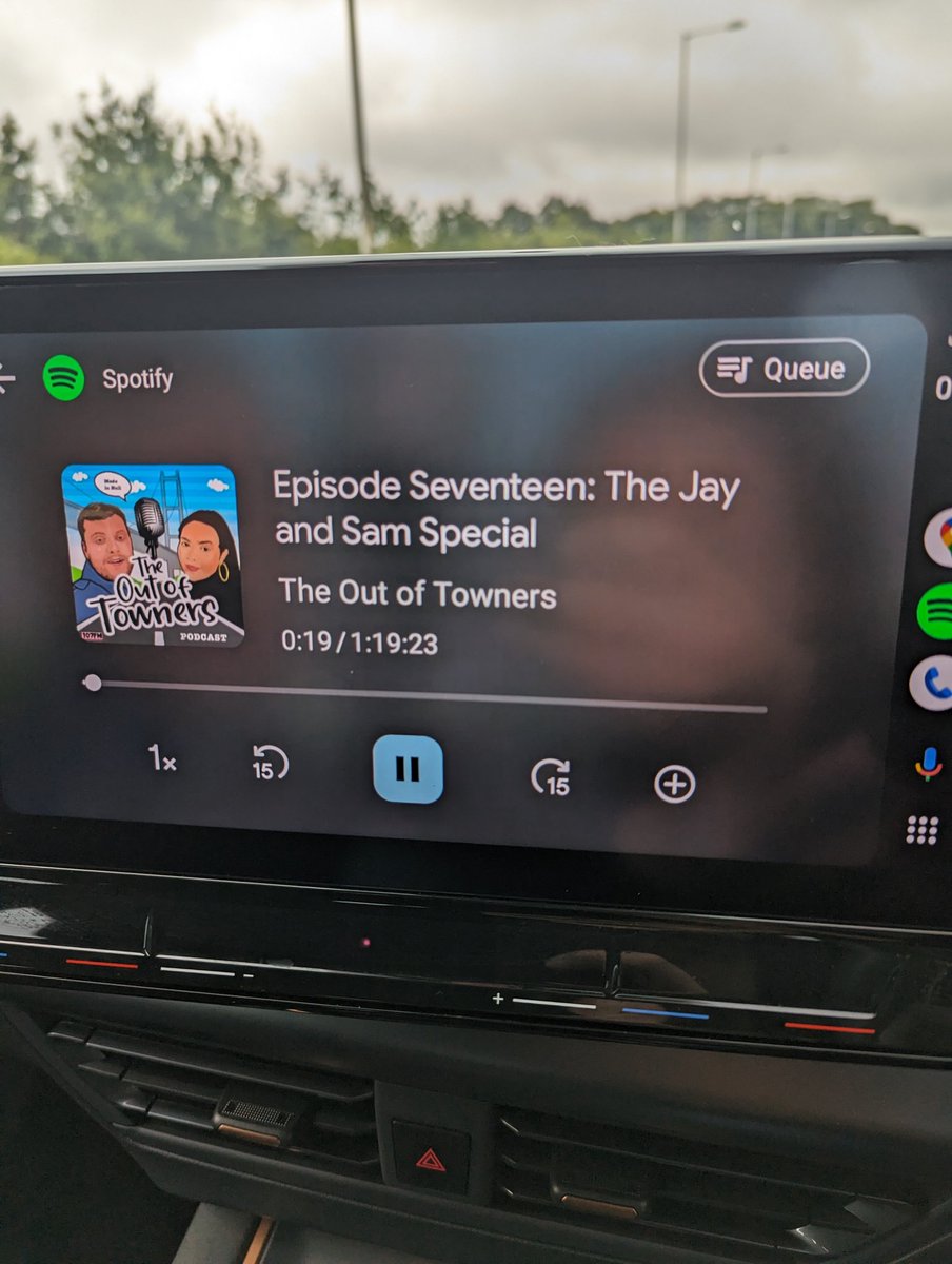 Just had a quick catch up with Maeve and Liam this morning on my commute into work. What a great start to the day. <a href="/maeve_black/">Maeve Black</a> #theoutoftowners <a href="/Hulls107FM/">Hull's 107FM</a> #madeinhull #justsaying #peace