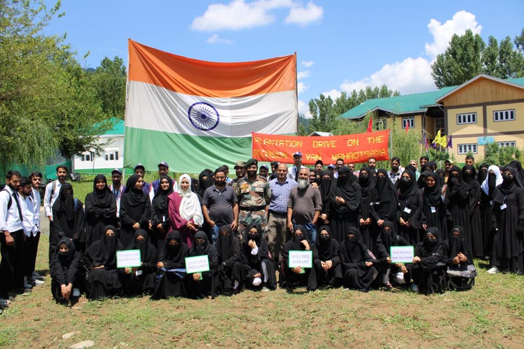 Nusaratkhan11's tweet image. &apos;Tree Plantation Drive On The Occasion Of _Vana Mahotsava_&apos;

#SaveEnvironment
#VanaMahotsava
#FestivalOfTrees 
#KashmirDevelopment
#Kashmir
#IndianArmy
#HumSayaHaiHum
#ProsperousKashmir
#NayaKashmir