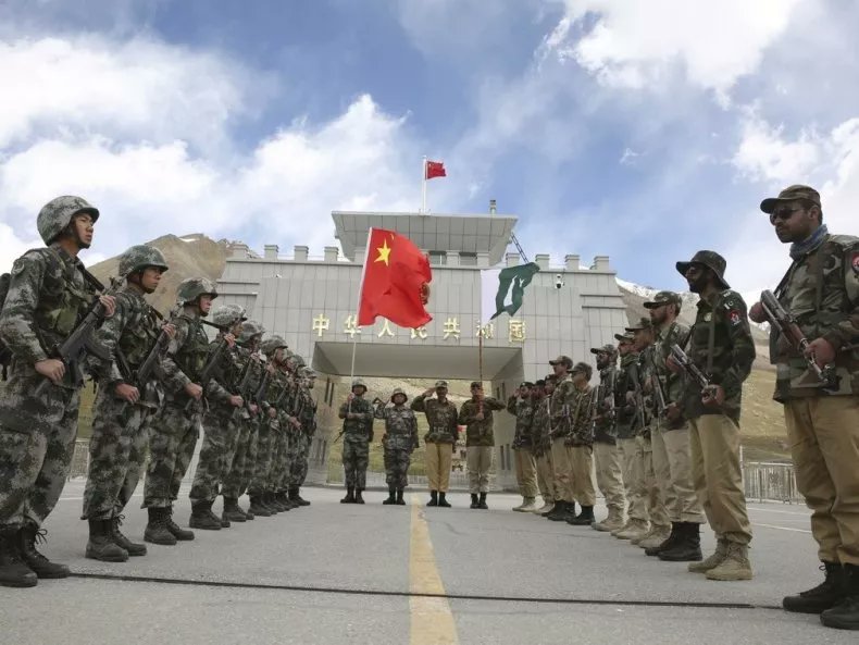 TelegraphPak's tweet image. Pak-China Strategic Cooperation: A Testimony of Threshold Alliance🧵

“PLA and Pakistan Army are brothers in arms &amp;amp; our relationship will continue to contribute towards safeguarding our collective interests.”
                      
                           – Former COAS Gen…