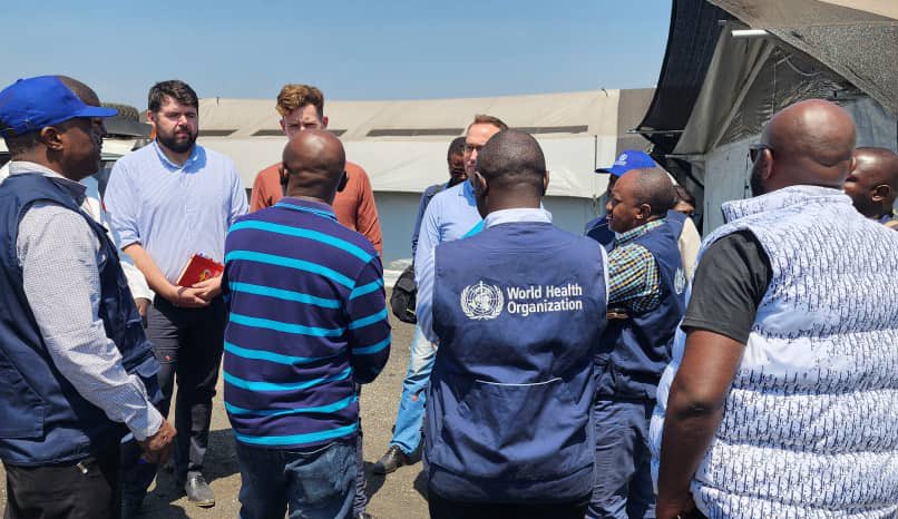 AlexGreenFCDO's tweet photo. A harrowing visit to a camp for internally displaced people in eastern DRC. 

Une visite poignante dans un camp de personnes déplacées dans l'est de la RDC. Nous avons vu comment @OMSRDCONGO fournit un soutien sanitaire essentiel à ces personnes 💉🏥🇨🇩 https://t.co/XzEzJhtCns
