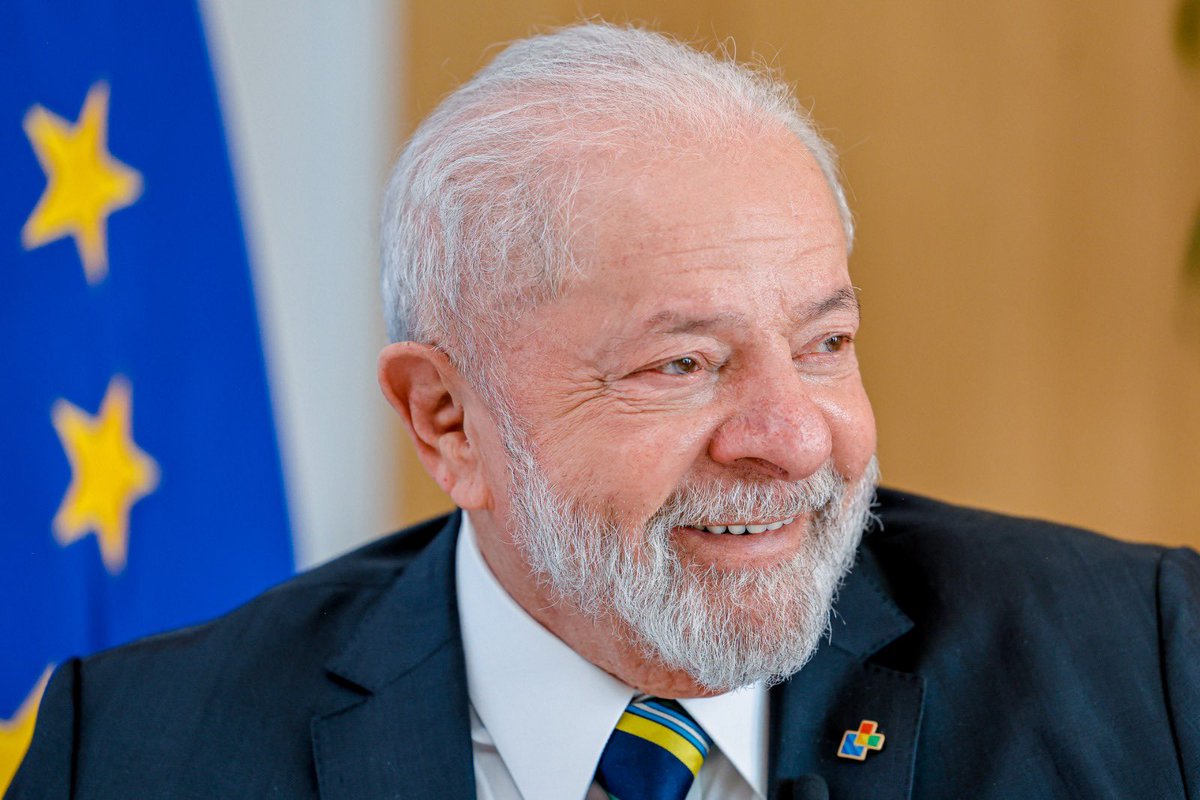 LulaOficial's tweet photo. Bom dia. O trabalho pelo nosso país continua. Boa quinta-feira para todos.

📸 @ricardostuckert https://t.co/EoohRDKaZT