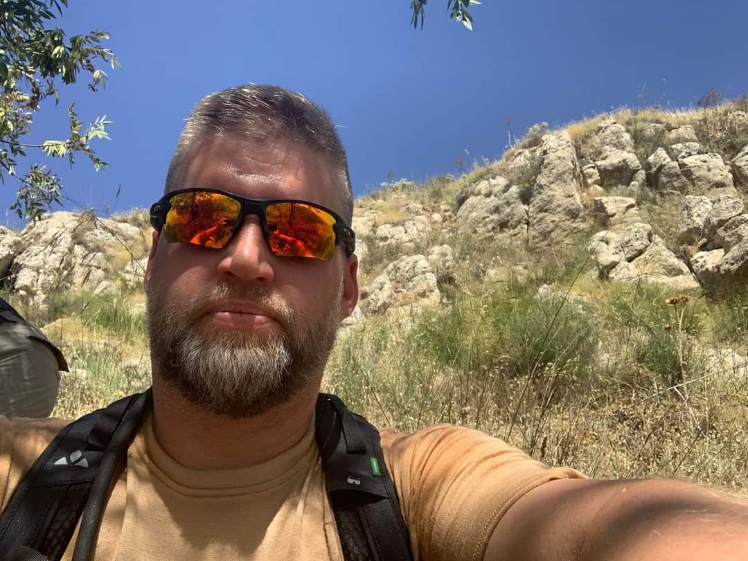 OpHusky2023's tweet photo. Operation Husky 2023 marcher Jonathan Audet, Lieutenant Colonel, Commanding Officer 2nd Field Artillery Regiment, RCA, on scaling Mount Assoro.
https://t.co/wRtabWrlCo https://t.co/qOgUWYOLUt