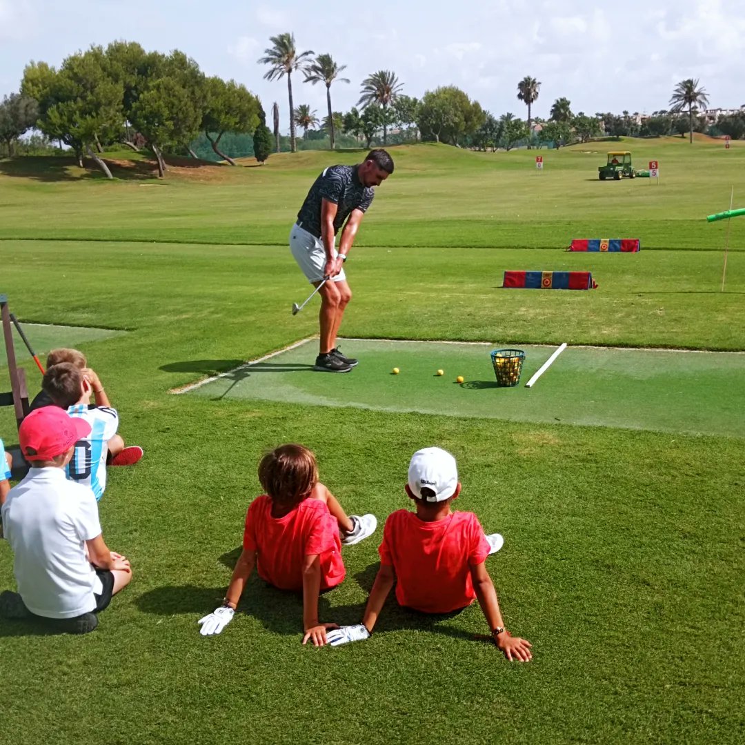 PaulsGolfAcad's tweet image. Day 4 - Junior Summer Golf Camp #chipping #golfintruction #fun 🏌️⛳🇪🇸☀️ @fgolfmurcia @RodaGolfBR