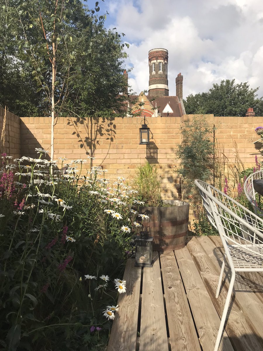OhShaun's tweet photo. @GuloThoughts Just saw you on the TL and was reminded to come back to this boardwalk love sesh ha. Garden is a bit more established now! https://t.co/9Y9henOUrh
