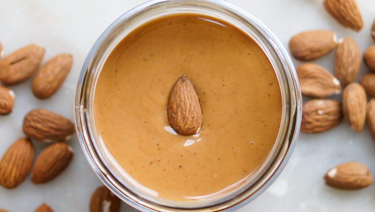 Thetaste_ie's tweet photo. The much-loved Irish chocolate and ice-cream brand, @_nobo_, is bringing their spreads nationwide✨

With spreads like roasted pistachio caramel and hazelnut drizzle, you can now get these decadent spreads wherever you are in Ireland!

Learn more here https://t.co/fM66LHaW19 https://t.co/lQ18FlW2En
