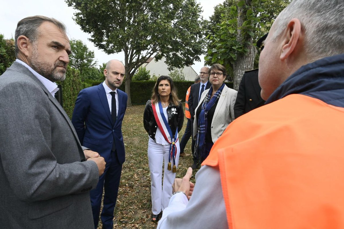Ce matin dans l'Essonne à Longjumeau et Brétigny-sur-Orge, à l'écoute des habitants et des élus locaux. La France est le pays le mieux fibré d'Europe : nous veillons maintenant à mettre fin aux débranchements sauvages et aux installations dégradées.