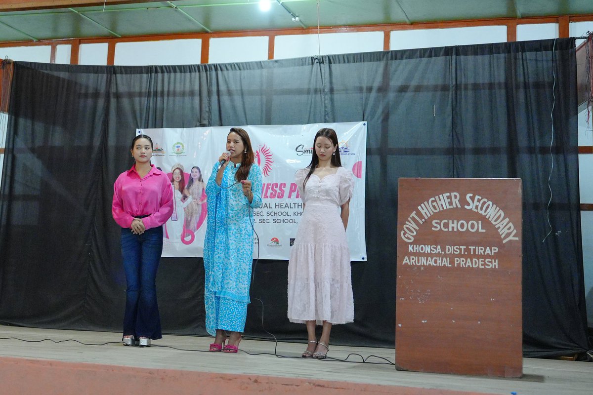 MissArunachal's tweet photo. They had a meaningful interaction with the school students and also distributed toiletaries.

@NadekNabum
@Rachel_Aran
@IbiKena

@PemaKhanduBJP @NatungMama @OfGoap
#MissArunachalOrganization #AGCI #AwarenessProgram #ProjectSmile #LakmeSalonNaharlagun #DepartmentOfYouthAffairs https://t.co/DMX5VNJ0b1