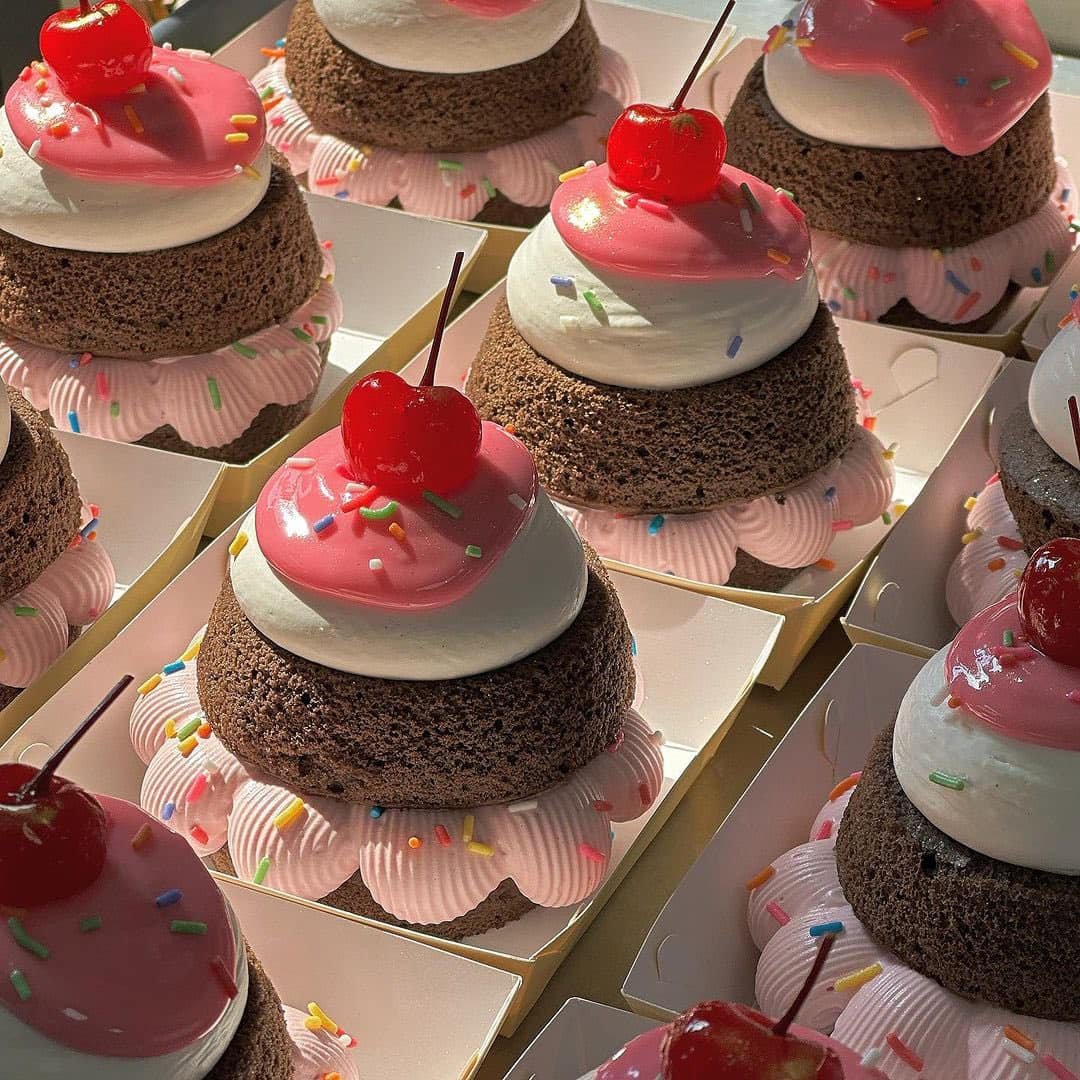 prettiestavenue's tweet photo. cute cupcake 🧁 https://t.co/v7OoGPWTpS