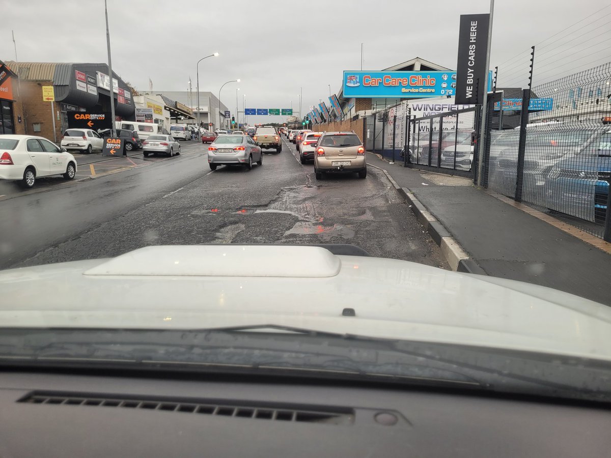 MarlonMeader's tweet photo. @CityofCT Update: This is what it looks like today, 7 months later. I also received a message saying service request 9114149193 was closed on 20 July. https://t.co/zvNtuS7QjR