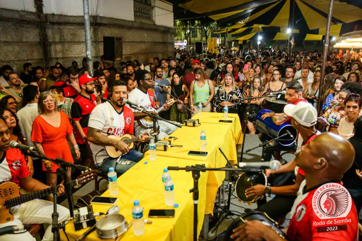 caciqueoficial's tweet photo. As fotos do evento no Amarelinho, jĂĄ estĂŁo disponĂveis no nosso site:
https://t.co/lvZxcXK7hu
â˘
â˘
â˘
â˘
â˘
#caciquederamos #samba #riodejaneiro #partidoalto #ramos #pagode #musica #brasil #sambaepagode
Visite nosso site! | https://t.co/zpjoMesWaG| https://t.co/vuoOcfqbdG