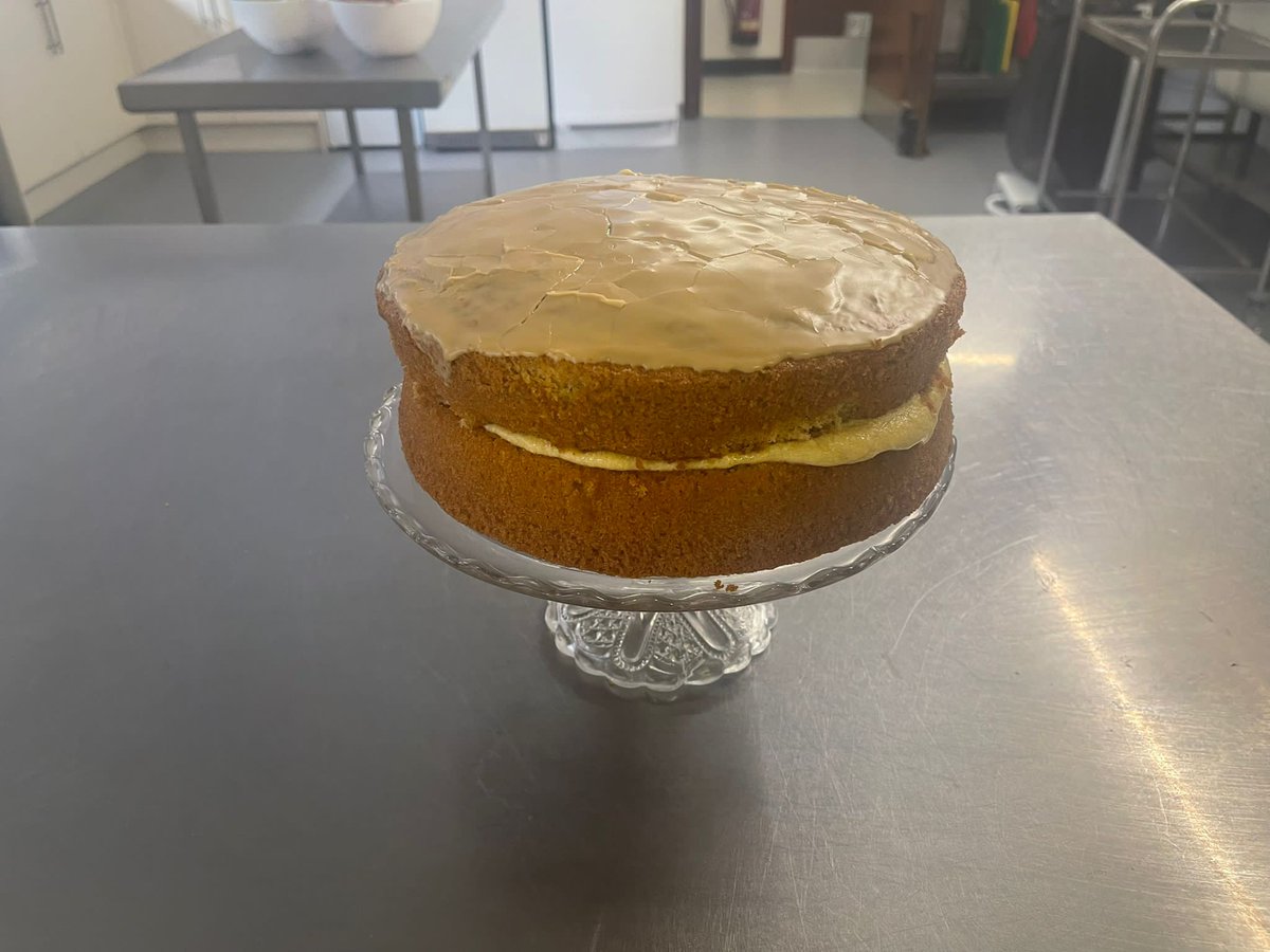 ProspectHouse99's tweet photo. Residents at Prospect House enjoyed an afternoonol of baking time yesterday,  and share their creations with others. The cakes were absolutely delicious 😋 https://t.co/LmOP3wfaaG