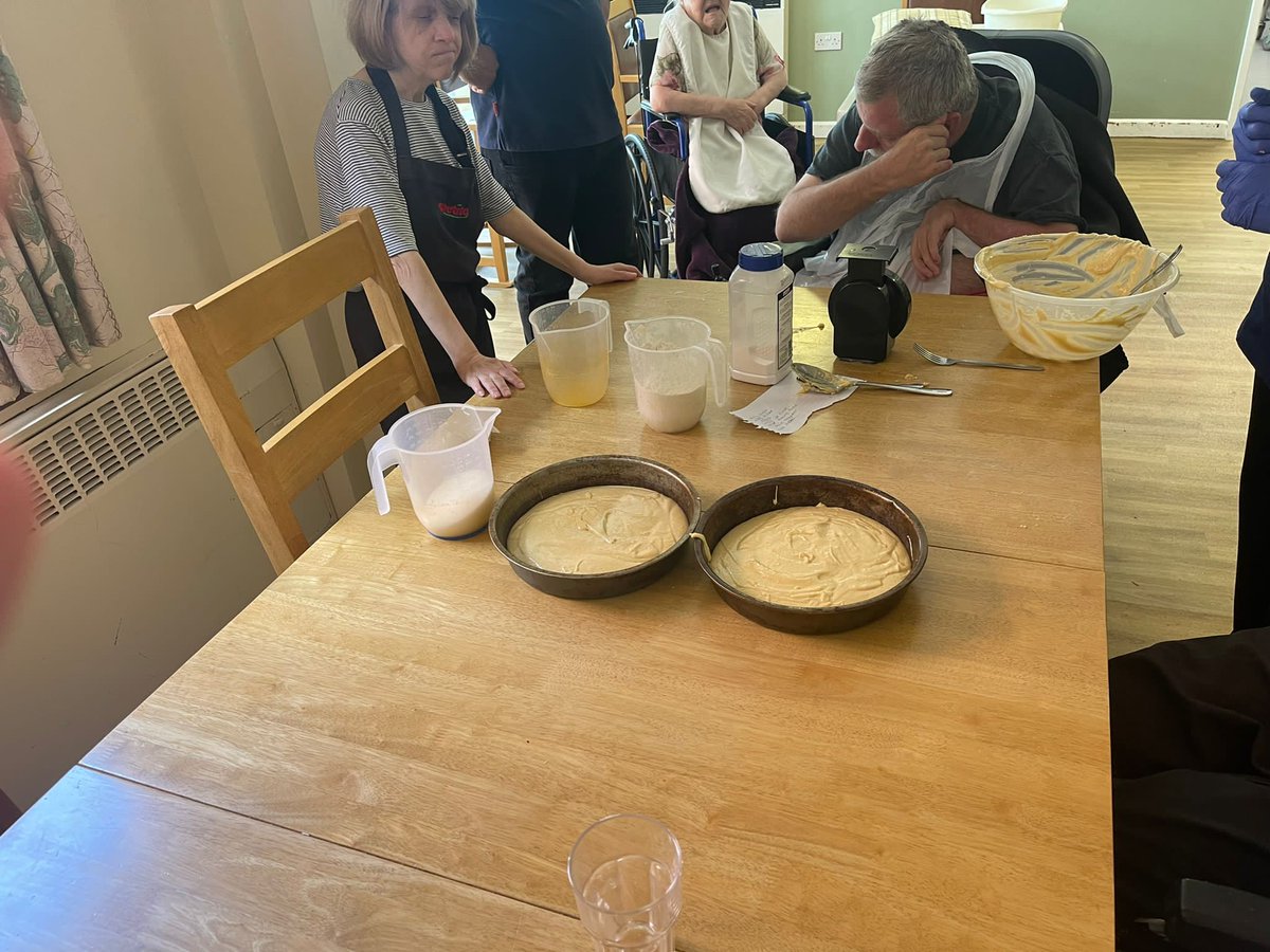 ProspectHouse99's tweet photo. Residents at Prospect House enjoyed an afternoonol of baking time yesterday,  and share their creations with others. The cakes were absolutely delicious 😋 https://t.co/LmOP3wfaaG