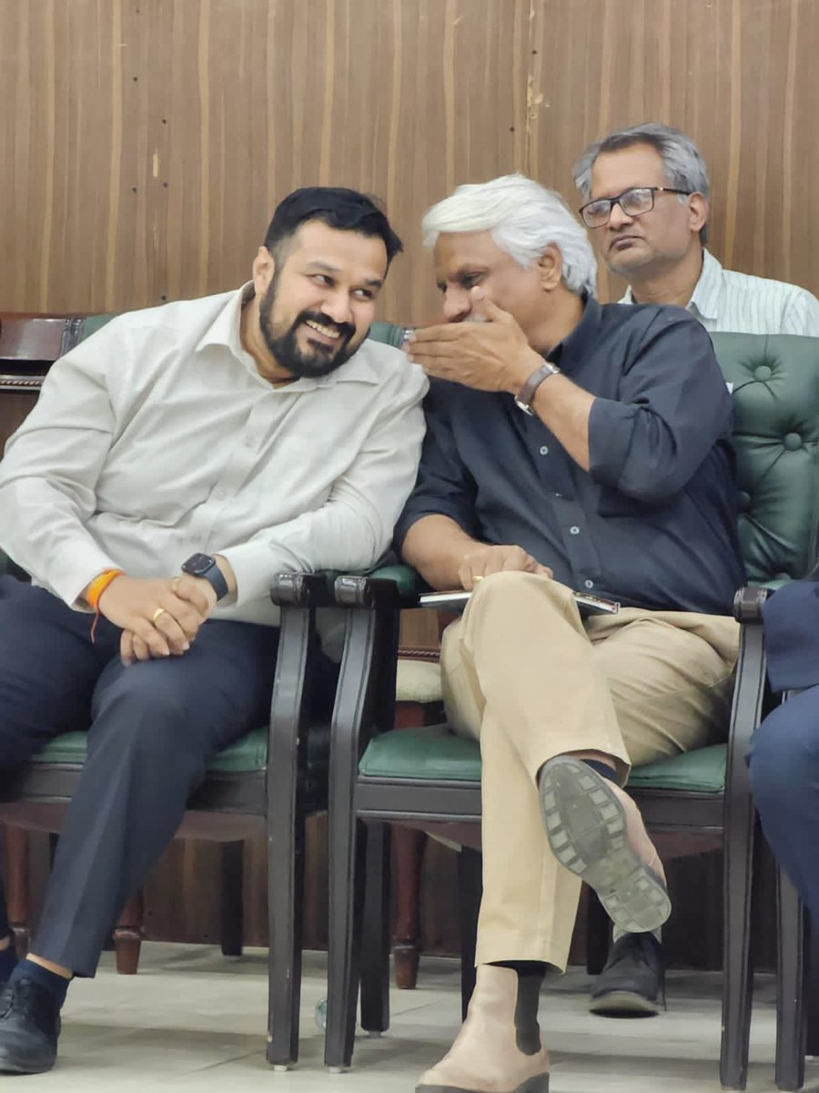 Pushpendraamu's tweet photo. ज्ञान वापी मन्दिर है और मन्दिर ही रहेगा.
जिन लोगों की किताब, गोल ज़मीन को चपटी बताती हो उन जाहिलों का साइंस से क्या वास्ता. इसके बाद भी हमारी टीम इस्लामिक लुटेरों द्वारा नष्ट किए 42.000.00 मन्दिरों को वापस लेने की लड़ाई जारी रहेगी. https://t.co/EFkzxBbaMC