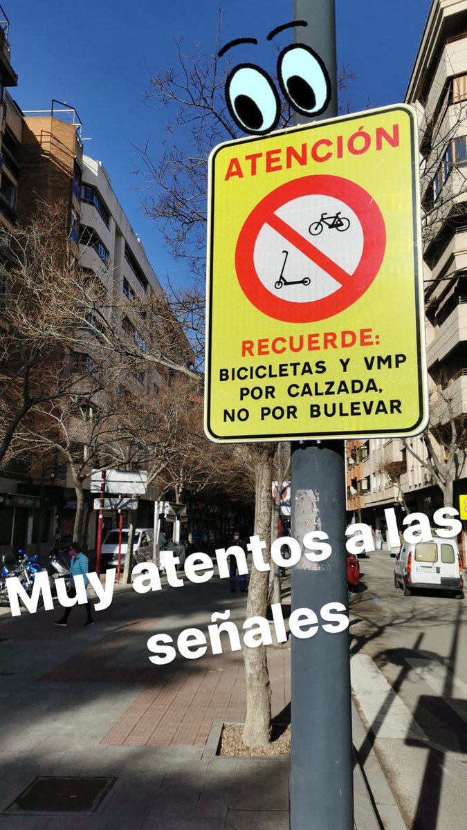 PoliciaAlbacete's tweet photo. ¡Ciclistas y usuarios de VMP! 🚲🛴
La acera no es una pista de carreras, ¡no queremos ver a nadie haciendo caballitos en la acera! 🙅‍♂️🙅‍♀️
Recuerda, ��respeta las normas de circulación y mantén la seguridad de peatones y ciclistas! 😊🚶‍♂️🚶‍♀️ https://t.co/IBbjIlYzwv