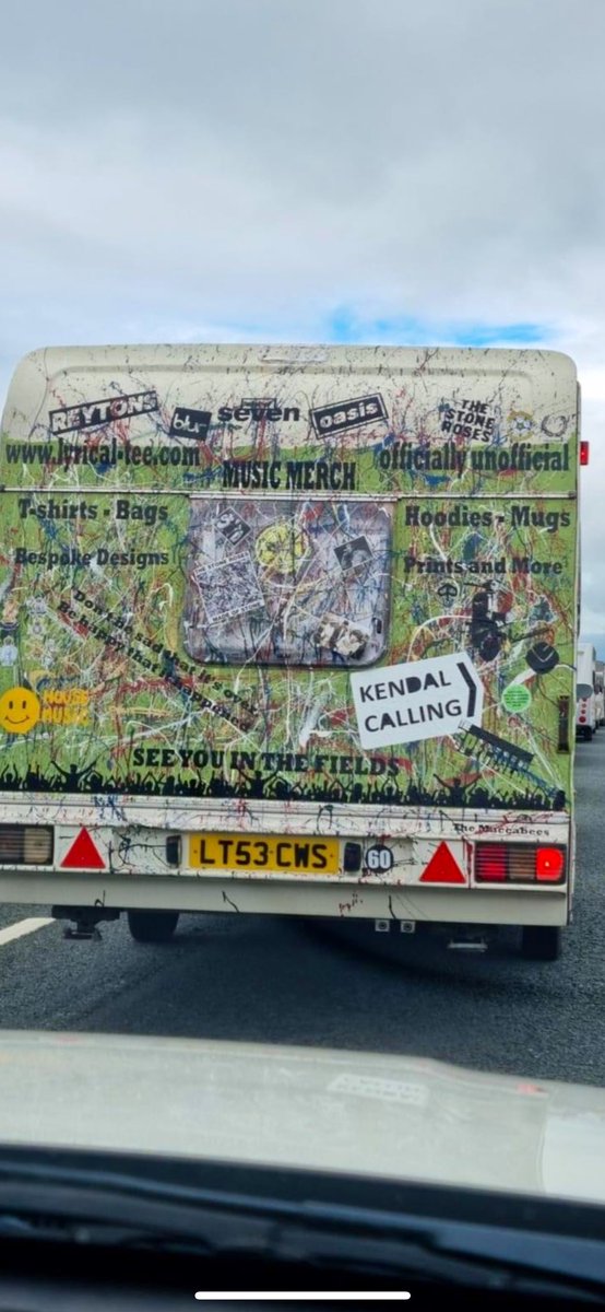 craigcoxall1's tweet image. @shedseven you made it on to the back of a caravan on the way to Kendall Calling 🚗 🚐 💨