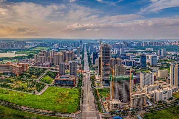 HefeiChina's tweet photo. In H1, 2023, Hefei signed more than 670 projects into effect with an investment volume exceeding 390 billion yuan ($54.6 billion). #InvestInHefei https://t.co/hg2fkHOFcm