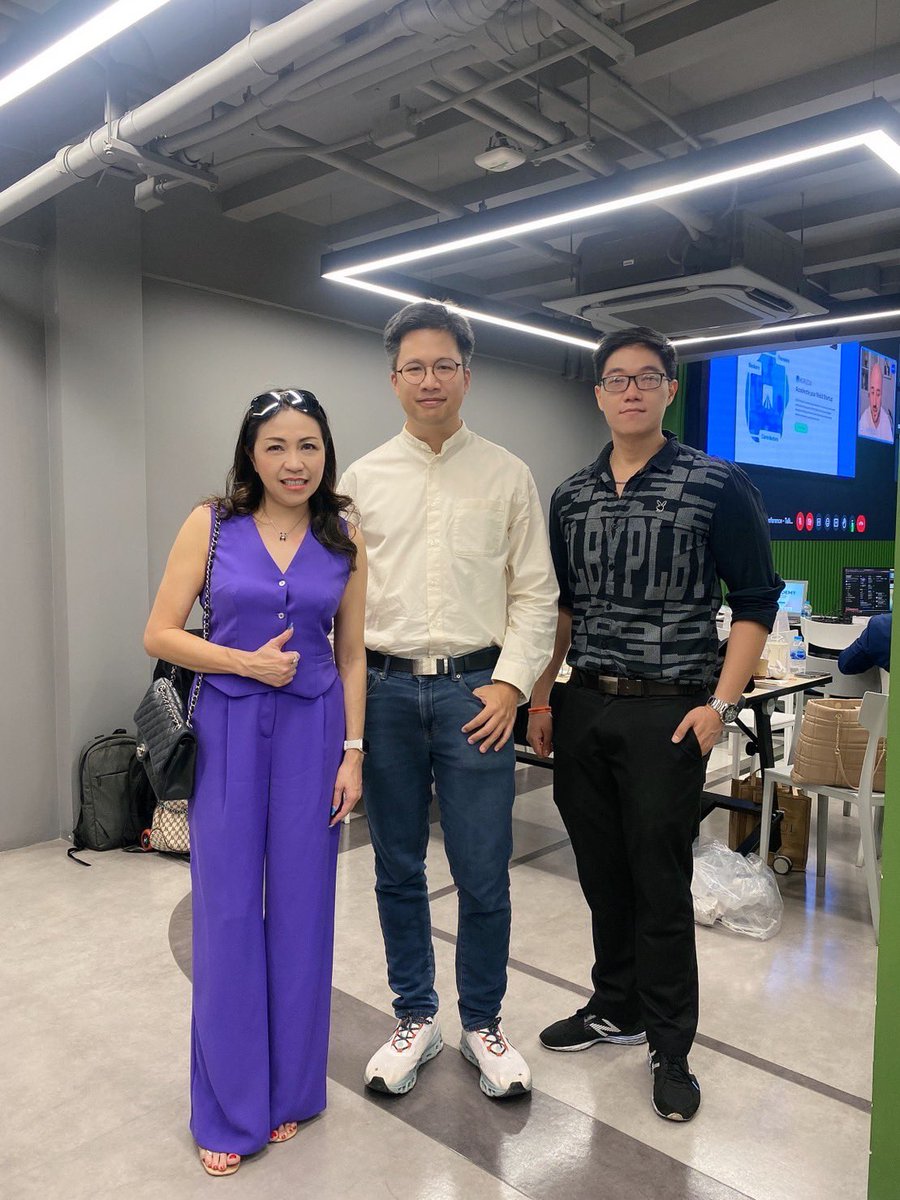 EarthDeFIRE's tweet photo. #CryptoCityConnext เปิดตัวอย่างเป็นทางการแล้วสำหรับโครงการ CCC Academy หลักสูตรให้ความรู้และส่งเสริมสตาร์ทอัพด้านเทคโนโลยีบล็อกเชนครั้งแรกของไทย

โดยได้รับการสนับสนุนจากภาครัฐและเอกชนชั้นนำของไทยรวมถึงบริษัทบล็อกเชนระดับโลก เตรียมผลักดันสตาร์ทอัพด้านบล็อกเชนที่มีศักยภาพ https://t.co/3XZvrpjBv8
