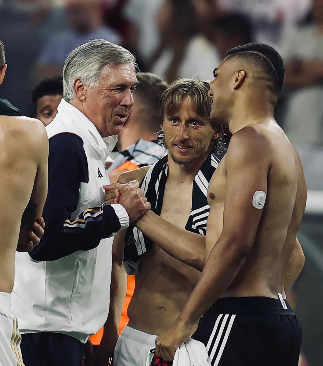 Casimro rocking a diabetic sensor at the #ManUtd and #RealMadrid game.