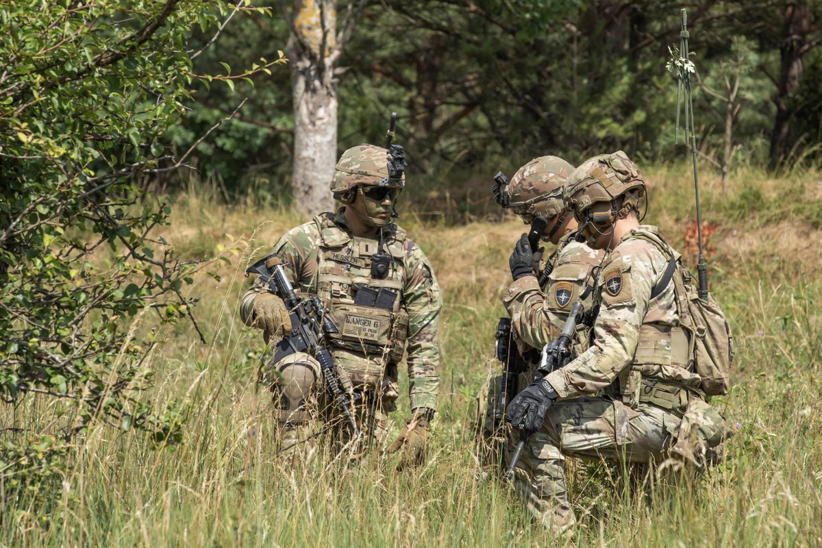 Soldiers from Charlie Company, @1st9cav_, supporting the @4thInfDiv, negotiate a wooded area during a live-fire exercise at Bemowo Piskie Training Area, Poland. Our Soldiers remain ready to support our Partners and Allies! @USArmyEURAF @USArmy 📸 by Sgt. Alex Soliday