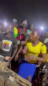 katiola_'s tweet photo. L'histoire derrière "Aïcha trembleeer" suscite une vraie émotion chez nos frères voisins 🇧🇫 qui n'est pas sans rappeler les débuts du coupé-décalé chez nous en Côte d'Ivoire 🇨🇮; C'est à dire, un contexte sécuritaire difficile dans le pays, et un artiste qui essaie par son talent de mettre du baume au coeur de la population. C'est cela joindre l'utile à l'agréable et l'écho populaire qui en découle n'est pas forcément bête. 
Il y a buzz et puis buzz !

Allez streamer le son ici: https://t.co/dmv0D2r3kC