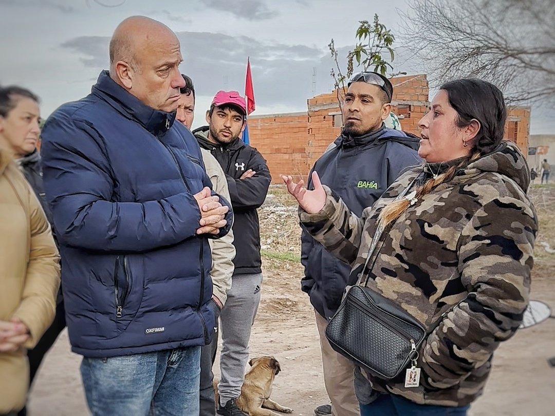 Radio_lu2's tweet photo. #Ahora en #Panorama hablamos con Andrés De Leo, precandidato a intendente de #BahíaBlanca por
@juntoscambioar. "Hemos logrado imponer la idea de que hay que discutir cómo planificar el futuro del distrito".
📻 #LU2LejosLaPrimera
🎙️ #AM840 #FM927
📲 #Wapp2916414442 https://t.co/7bhYm407aK