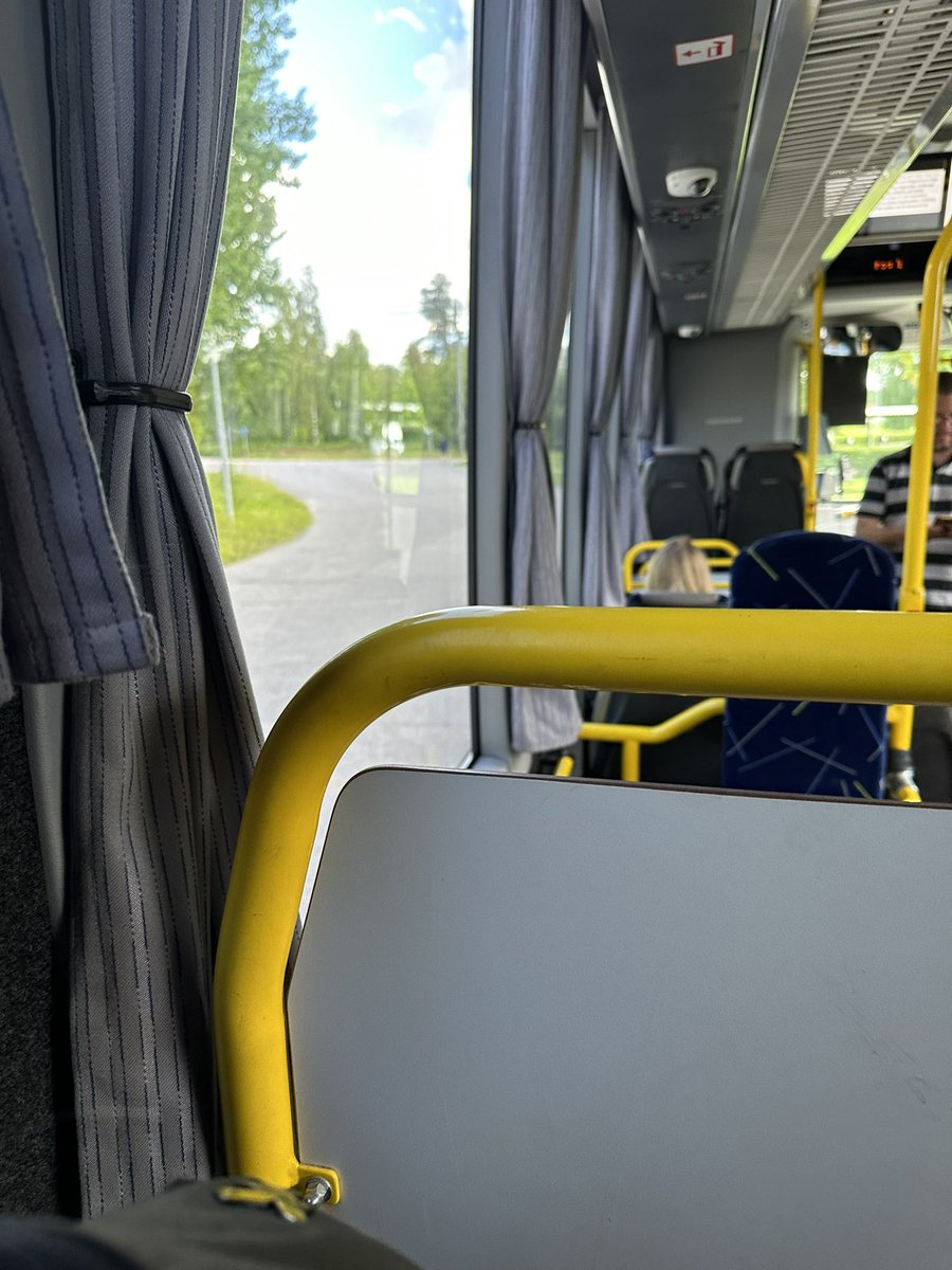 gamedin_77's tweet photo. I bland så kör man ingen promenad alls … kawooosch ut i friheten. En dag närmare helg. Tjänna!! ✅☕️
#workisdone✅ https://t.co/xBzav3qnA2