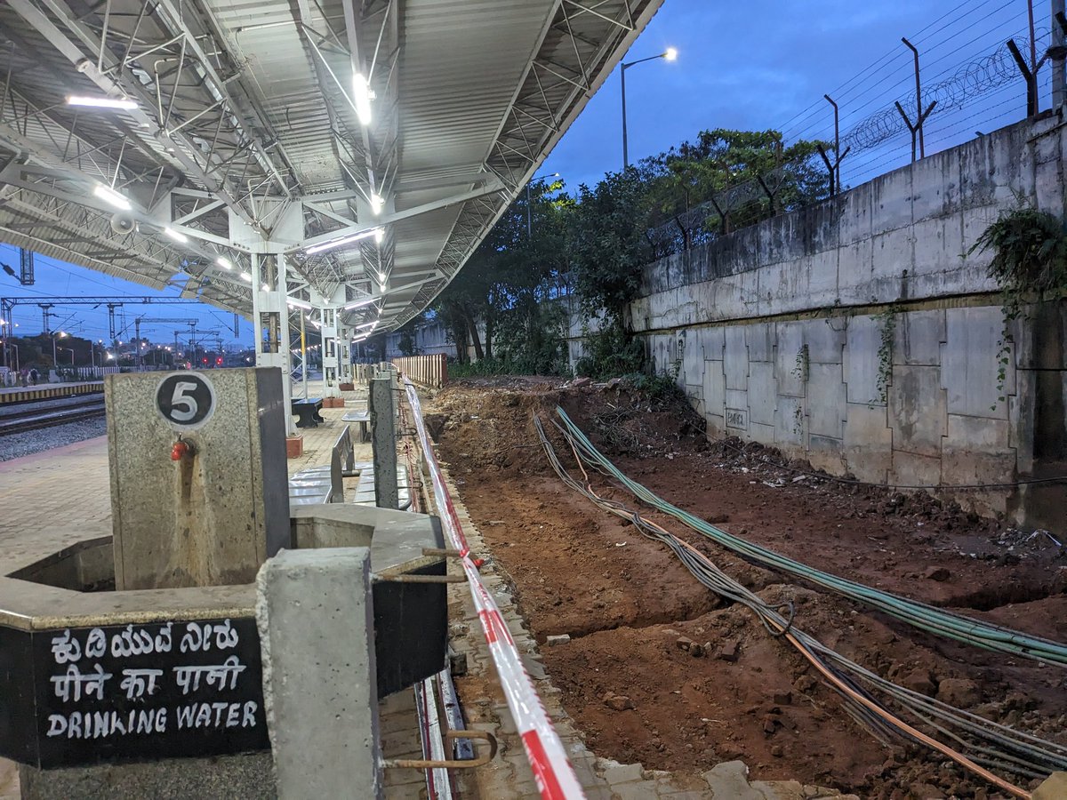 bengalurutrains's tweet photo. Common Loop track-1(Metro side) for Salem route work under progress

#Quadrupling https://t.co/sBZE8l7Dbq