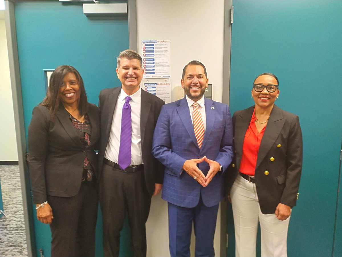 NorthTexasSBDC's tweet photo. It was a pleasure hosting members of the U.S. Small Business Administration yesterday. Lots of great information shared as we work to continue supporting #smallbusinesses everywhere.
@SBAMarkMadrid #SBDC #TedJames #DallasCollege #Dallas #Business #SmallBusiness #Entrepreneurs https://t.co/uhQboIE7Ej