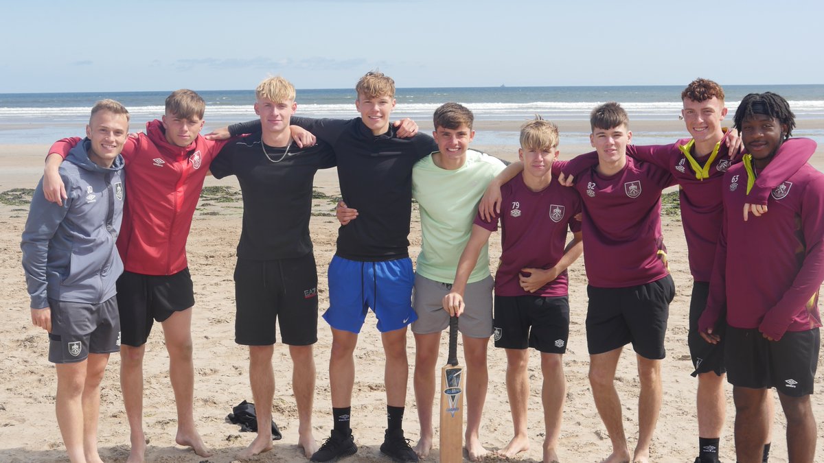 ClaretsAcademy's tweet photo. 🏆 The winning team! https://t.co/iHqrnrK7cH