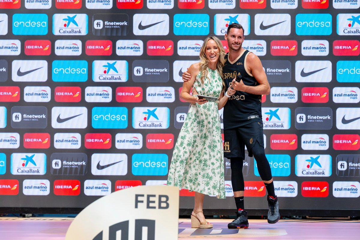 MartaFernandez5's tweet photo. Comienza el camino de preparación para el Mundial de la #SELMASC.
Nos vemos en Madrid, Málaga y Granada 👋
Un equipo que ilusiona 🏀
📸 @ANevadoP
#somosequipo #lafamilia https://t.co/yBpgM8kTR2