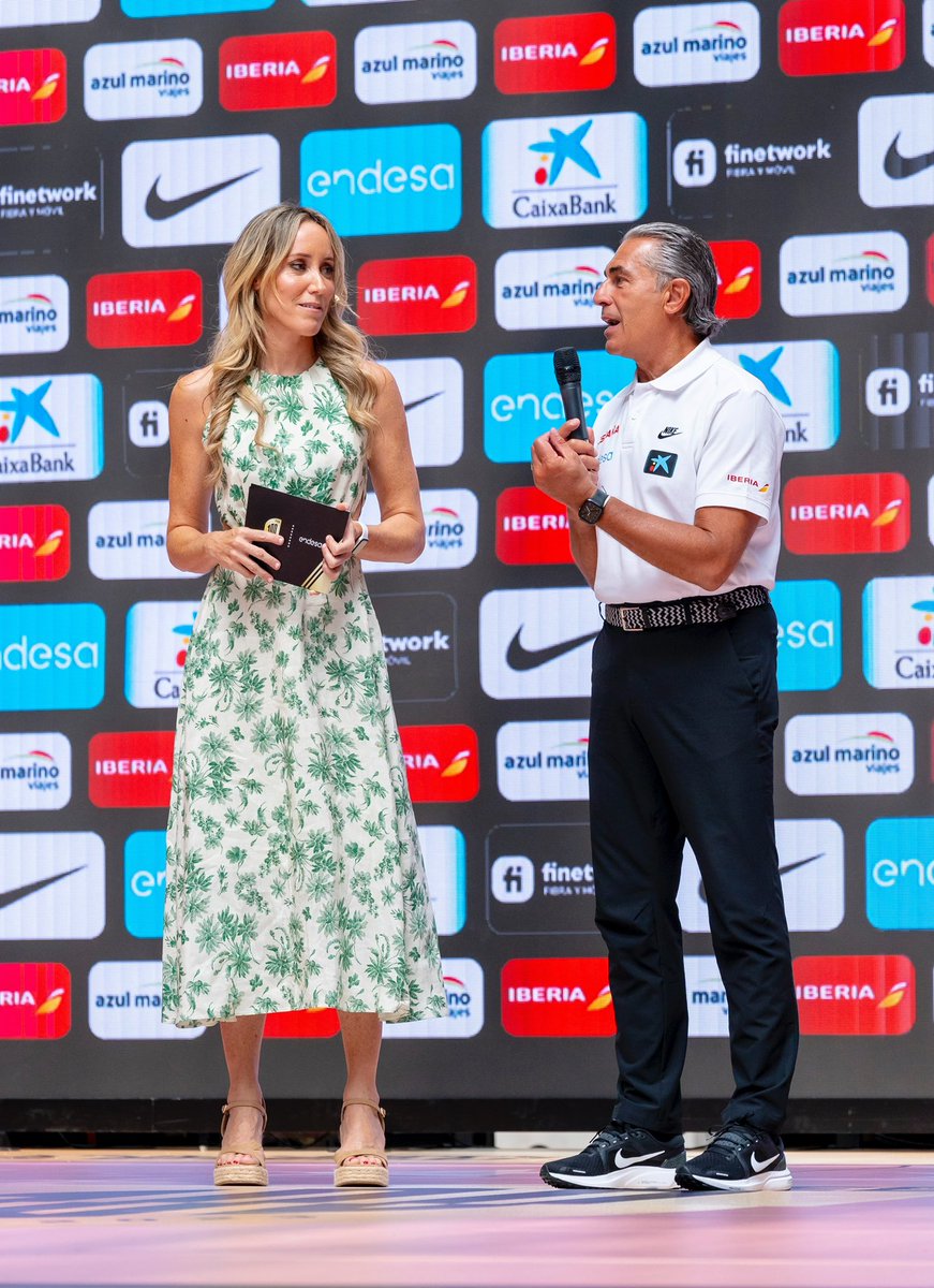 MartaFernandez5's tweet photo. Comienza el camino de preparación para el Mundial de la #SELMASC.
Nos vemos en Madrid, Málaga y Granada 👋
Un equipo que ilusiona 🏀
📸 @ANevadoP
#somosequipo #lafamilia https://t.co/yBpgM8kTR2