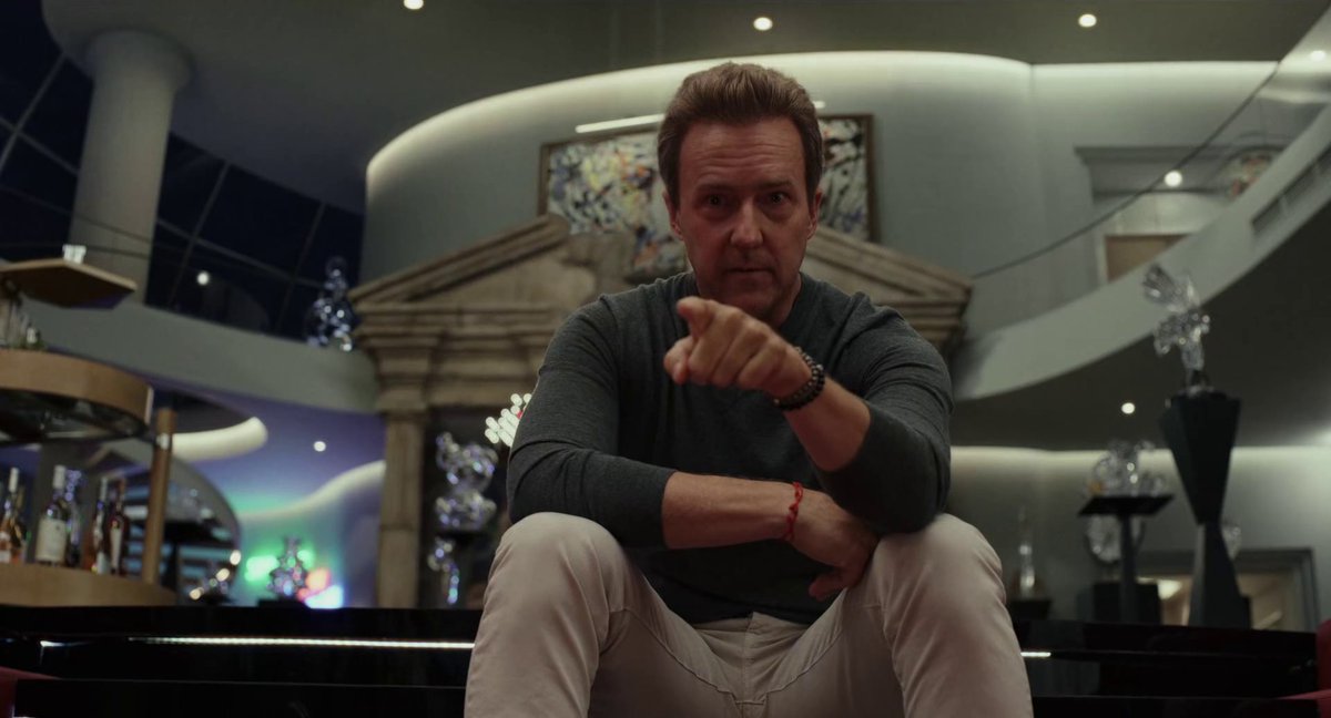 Glass Onion Minute tweet media