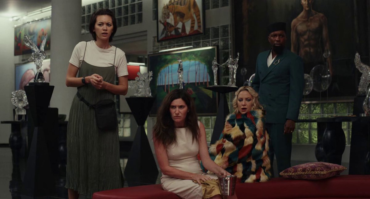 Glass Onion Minute tweet media