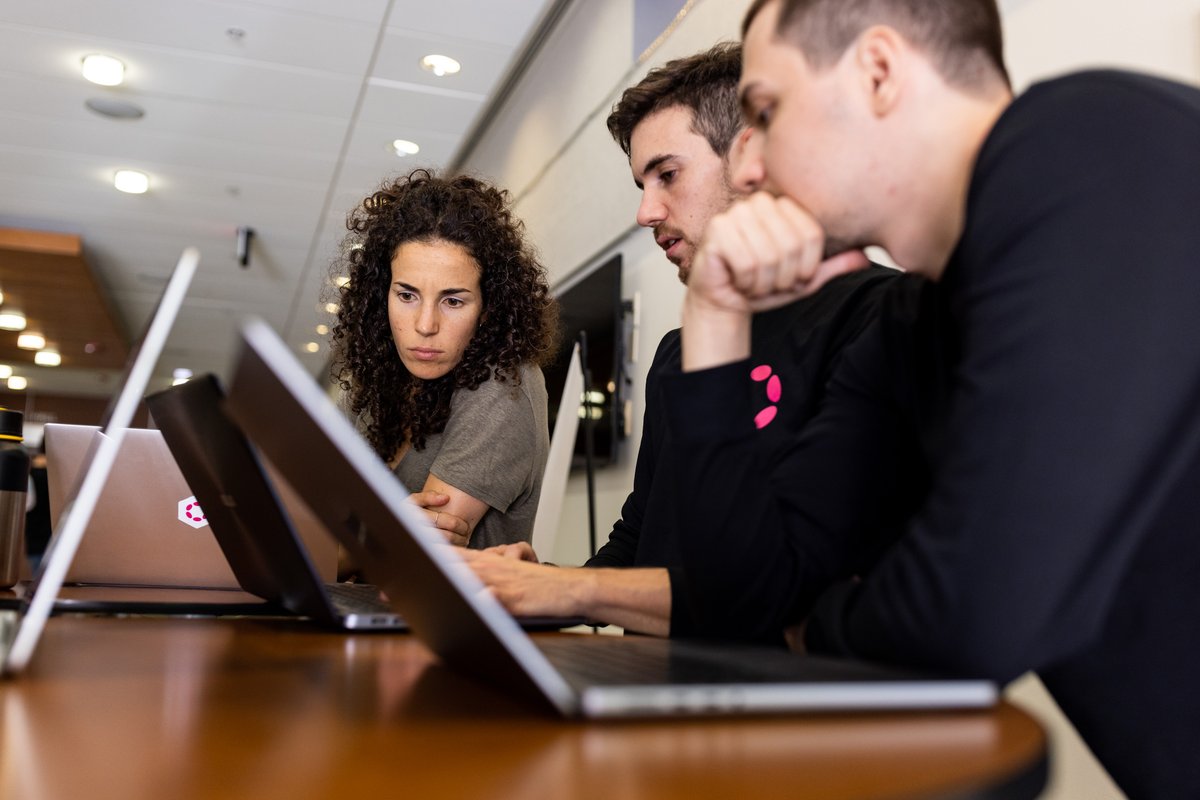 AcademyPolkadot's tweet image. 📚 Week 3 at the #PolkadotBlockchainAcademy is in full swing! Our students from the Engineering track have moved on to learn about Substrate and Frame.  The Founders track students are having sessions with ecosystem founders learning about a typical Polkadot Parachain’s journey.