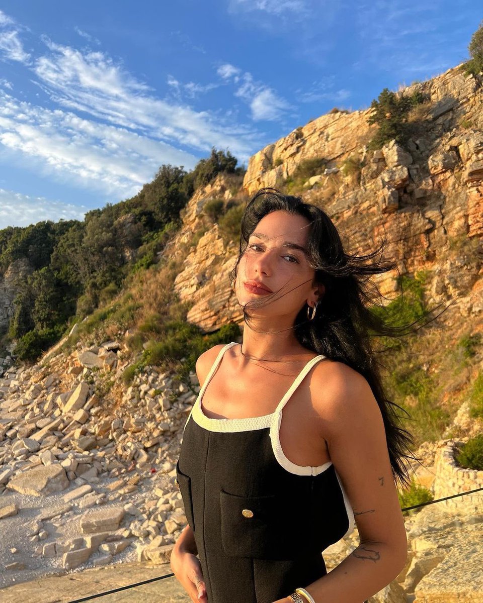 DUA LIPA tweet media