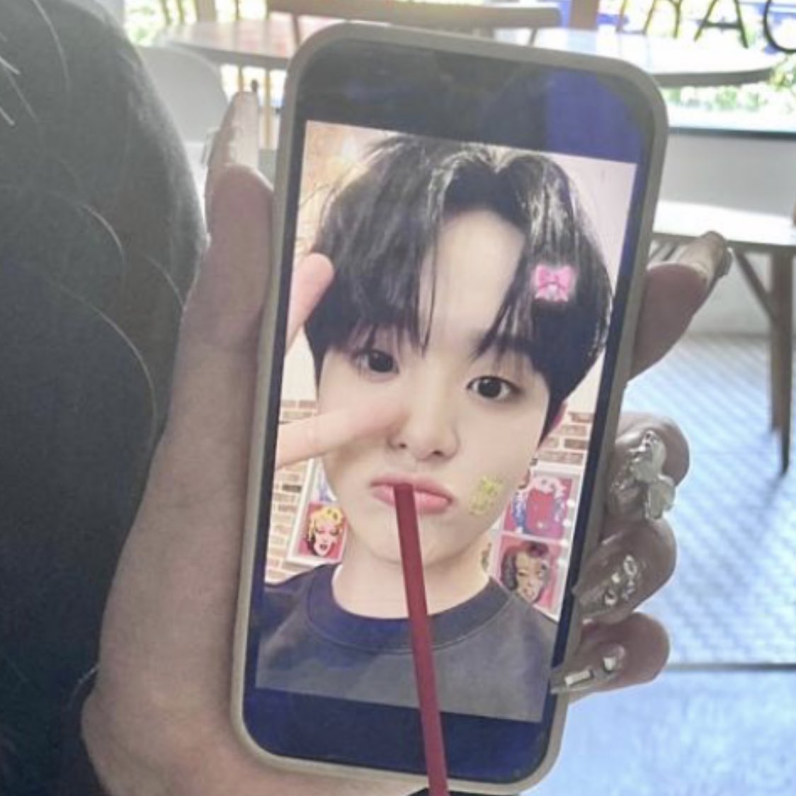 TongTong_Nps's tweet photo. ตลกตี๋ถามทึเมว่าเล็บเจลลำบากมั้ย
5555555555555555 https://t.co/Gu2BnJZKm3