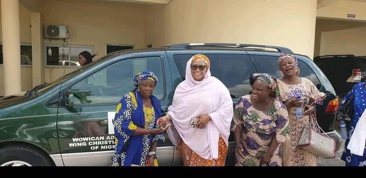 fapeffoundation's tweet photo. Hajiya Lami Fintiri Donates Sienna Bus to Women Wing of Christian Association of Nigeria (WOWICAN), Adamawa State chapter through her pet project Fresh Air Pro-Life Empowerment Foundation. H.E @lamiAUF stated that the vehicle is to aid their activities in promoting God's work. https://t.co/kQRWJYhOcG