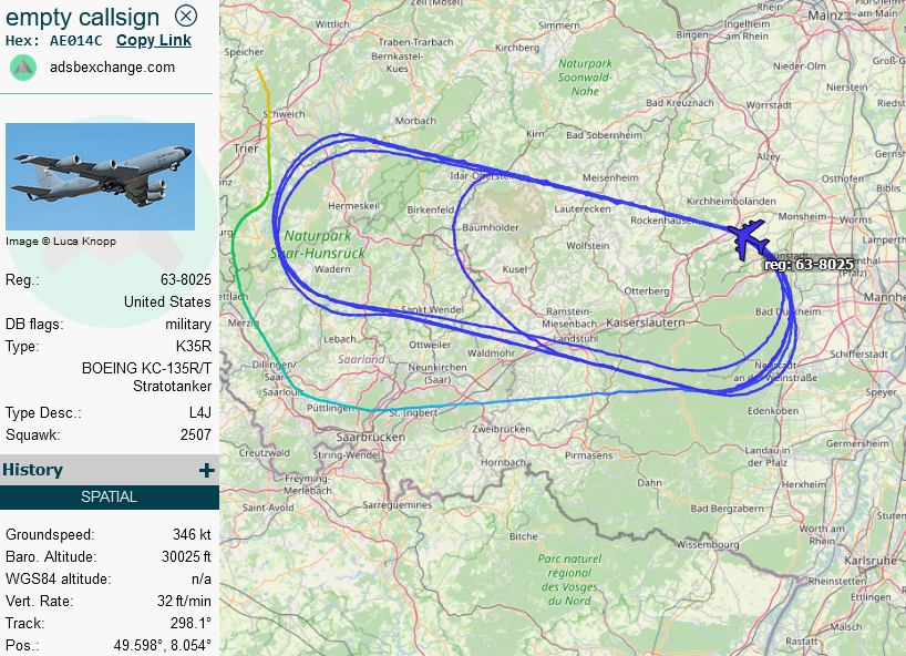 SirListenalot's tweet photo. #KC135 #AE014C (as #COUNT95?) is about to get company. Spanish #EUFI's as #AME1113 are joining behind at FL310 https://t.co/pnBj03f5XQ