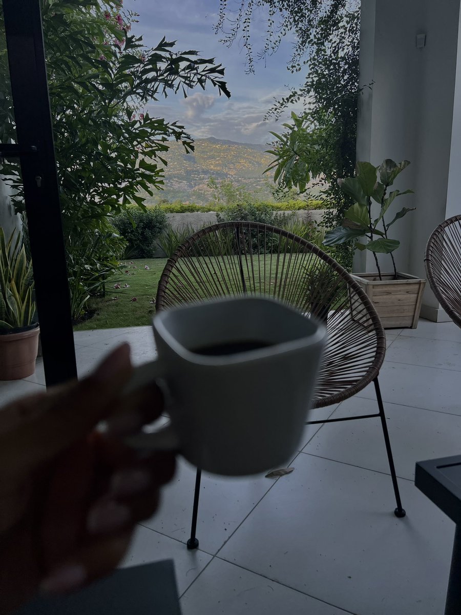 LauryRoux's tweet photo. Coffee lens #goodmorning https://t.co/rpvynIIvaA