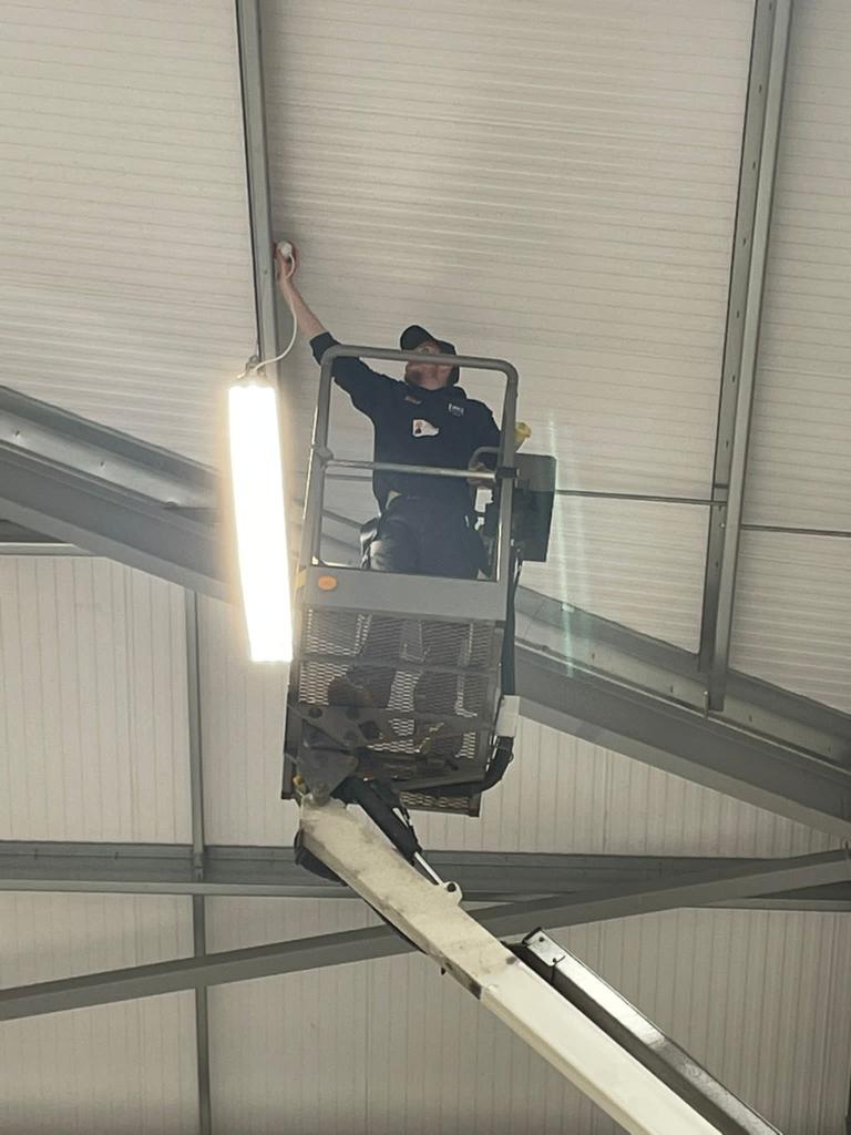 BSASecAndFire's tweet photo. One of our Trainee's getting used to height work! 😄🤩
.
Well Done Jamie! 
.
#trainee #workingatheight #hoistwork #securitysafetyexcellence #Training #learning #supportlocal #suffolk #norfolk https://t.co/kR8PcO5i1g