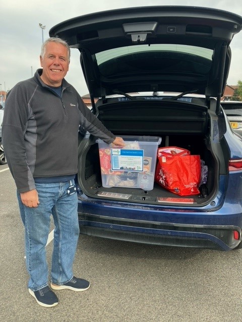 Don’t forget we have a community food bank drop-off point at George Eliot Hospital. It’s located at the hospital’s main entrance. Find out more here: ow.ly/3CPJ50OrSAW