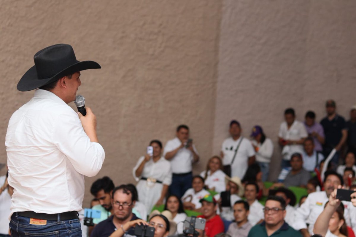 CesarOrtiZorro's tweet photo. Con gran alegría y bajo el compromiso de trabajar por un departamento que le brinde oportunidades a los #casanareños, recibimos nuestro primer COAVAL para la #gobernacíon de parte del Partido #NuevoLiberalismo ✊🏻 https://t.co/ZodRAtrMhW