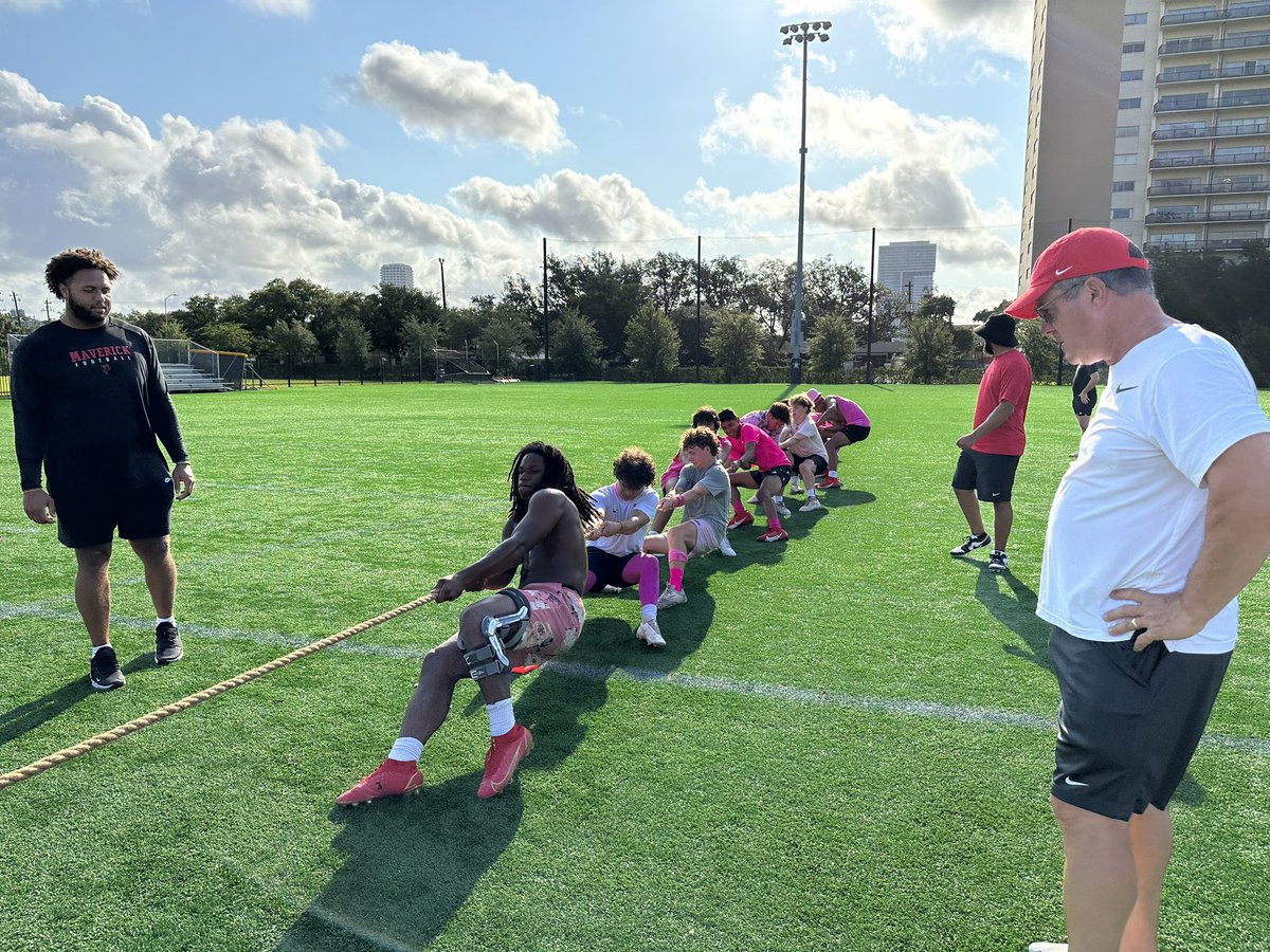 Coach_Veltri's tweet photo. #EliteWeek @stjohnsmavs 🏈🏈 https://t.co/eBNH9GqslN