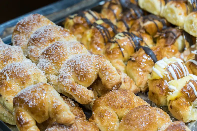 RadioAndinaMza's tweet photo. #NadaSimple | Desde este viernes el pan saldrá mas caro
🗣️ Hablamos con Walter Tirapu, integrante de la Asoc. Industriales Panaderos y afines "El incremento es del 11% el kilo e pan pasará a $700 la docena de facturas $1200 las comunes y $1230 las especiales" https://t.co/iFCrLFGV6S