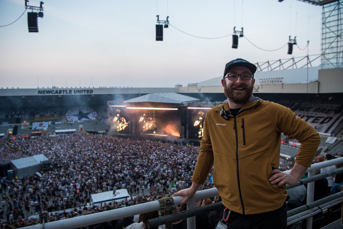 L_ACOUSTICS's tweet photo. System Engineer James Coghlan rises to any sonic task given to him with grace. He designed @AdlibSolutions' K1 system for @samfendermusic 2 stadium shows at St James' Park in #Newcastle, UK. Read more in our latest #SystemSpotlight: https://t.co/ovRDO6hw7h 

📸 Steve Sroka/Adlib https://t.co/4DiPo4OoFv
