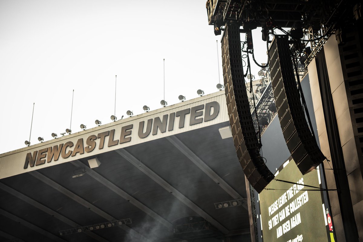 L_ACOUSTICS's tweet photo. System Engineer James Coghlan rises to any sonic task given to him with grace. He designed @AdlibSolutions' K1 system for @samfendermusic 2 stadium shows at St James' Park in #Newcastle, UK. Read more in our latest #SystemSpotlight: https://t.co/ovRDO6hw7h 

📸 Steve Sroka/Adlib https://t.co/4DiPo4OoFv